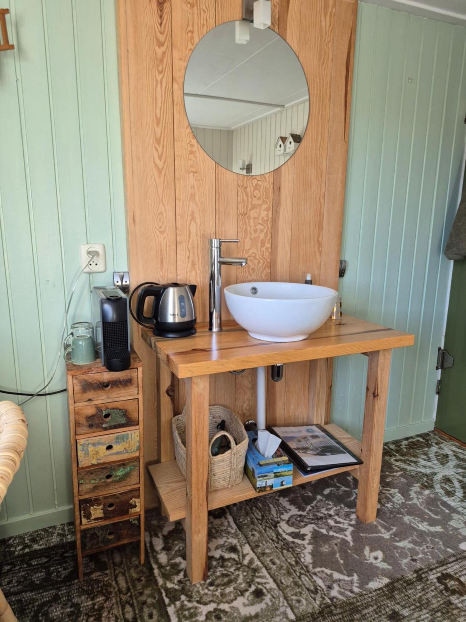 B&B De Wadvaarder Midsland Exteriör bild